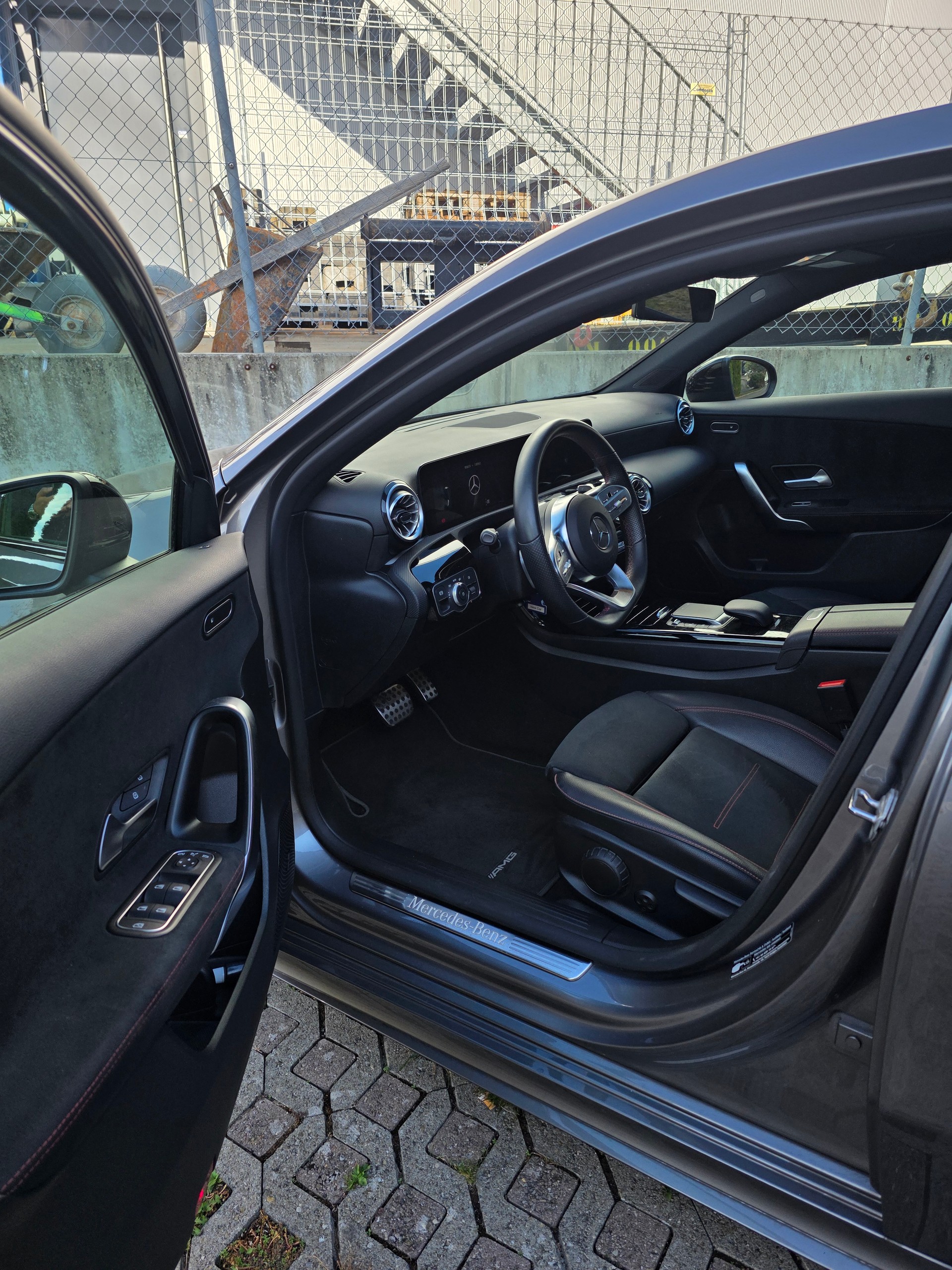 MERCEDES-BENZ A 180 Night Star AMG Line-image-4