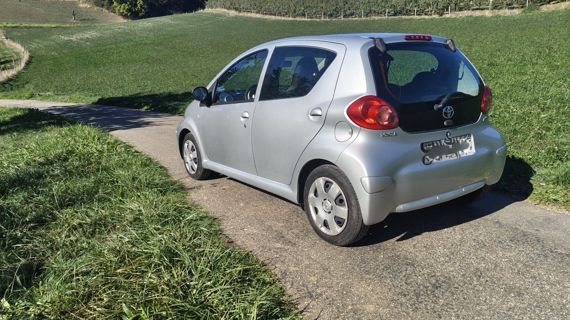 TOYOTA 1.0 VVT-i Linea Luna-image-1