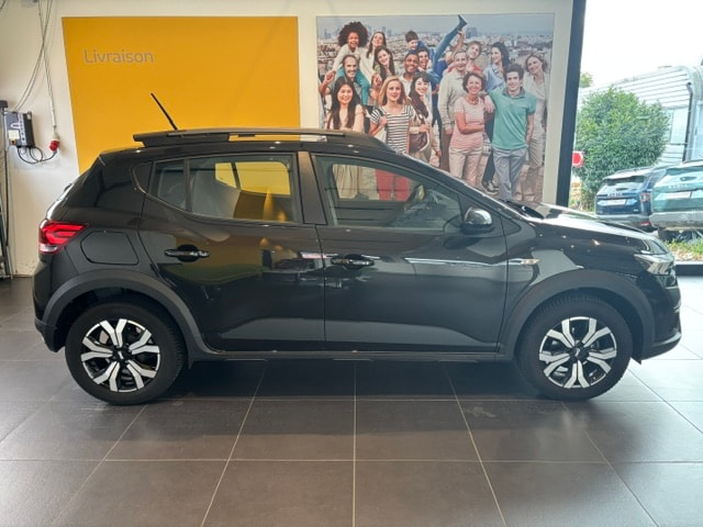 DACIA Sandero Stepway TCe 90 Expression CVT-image-1