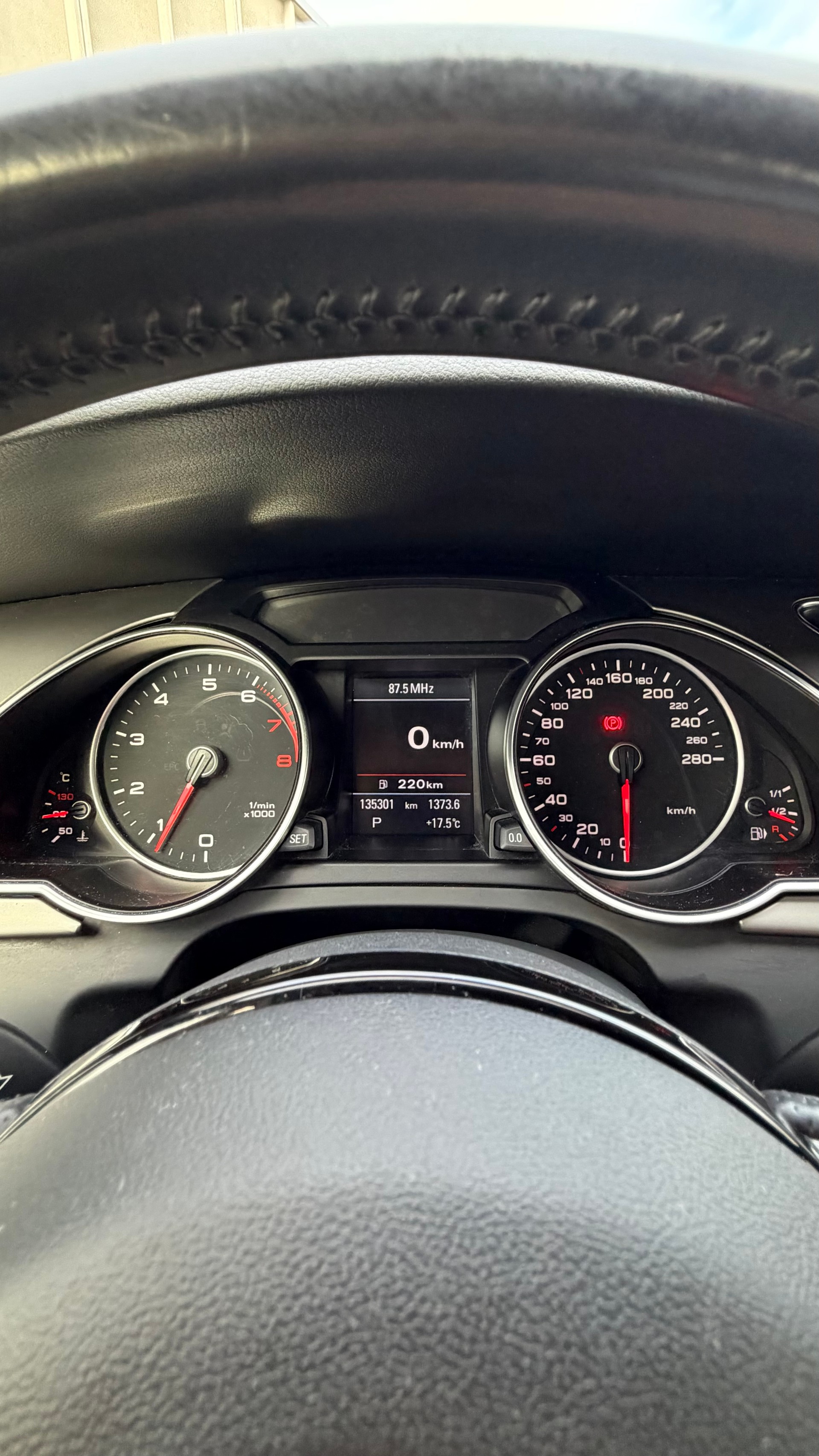 AUDI 2.0 TFSI 225 quattro S-Tronic-image-4