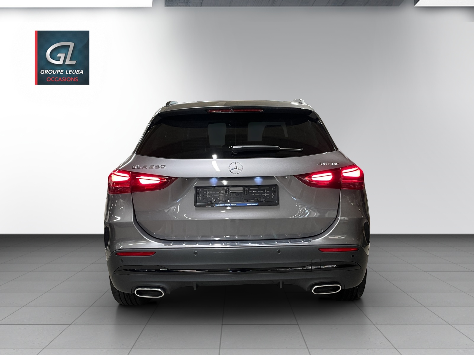 MERCEDES-BENZ GLA 250 AMG Line 8G-DCT-image-4