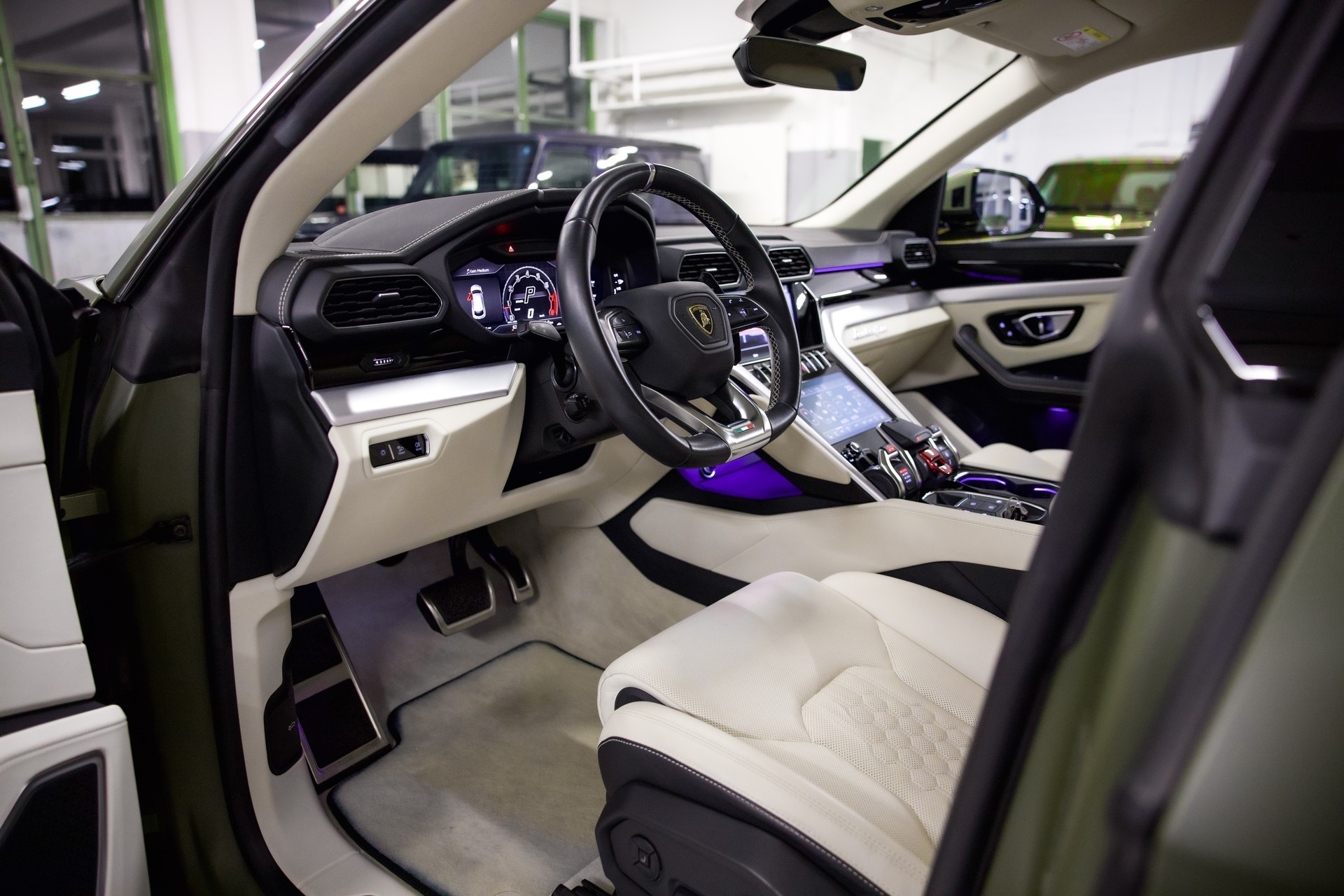 LAMBORGHINI Urus S E-Gear *Werkslackierung Verde Turbine Matt*-image-17