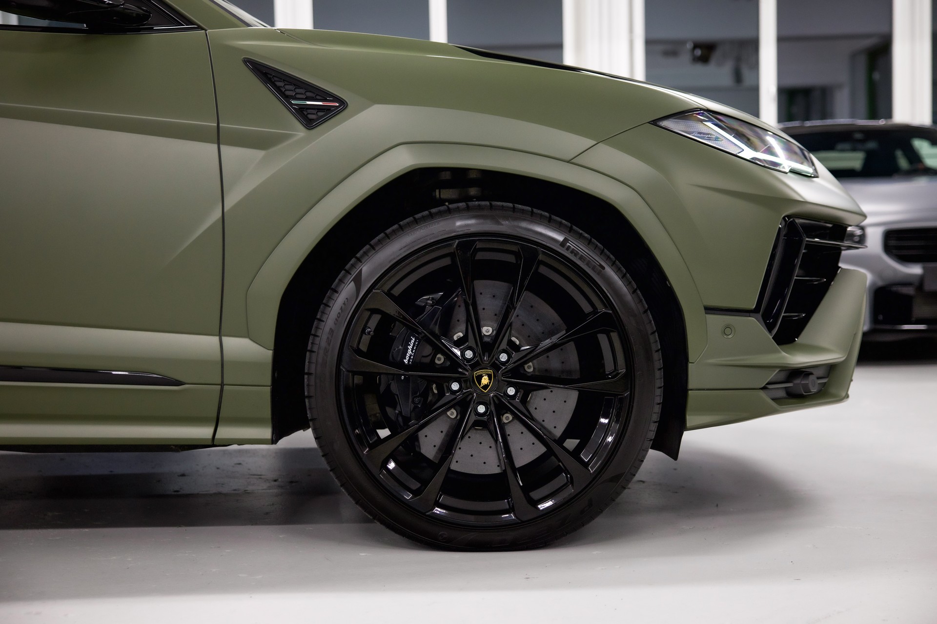 LAMBORGHINI Urus S E-Gear *Werkslackierung Verde Turbine Matt*-image-10