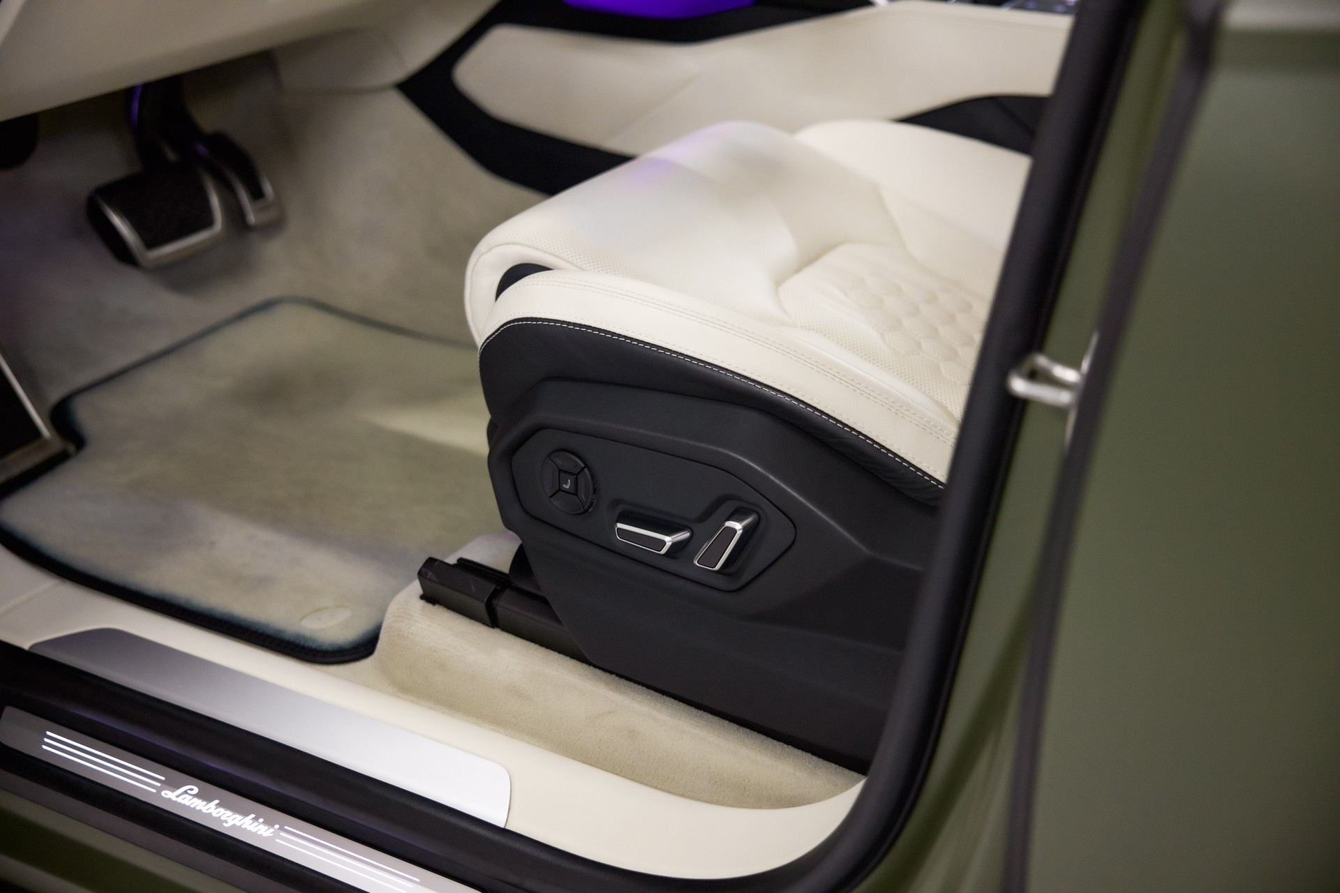 LAMBORGHINI Urus S E-Gear *Werkslackierung Verde Turbine Matt*-image-20