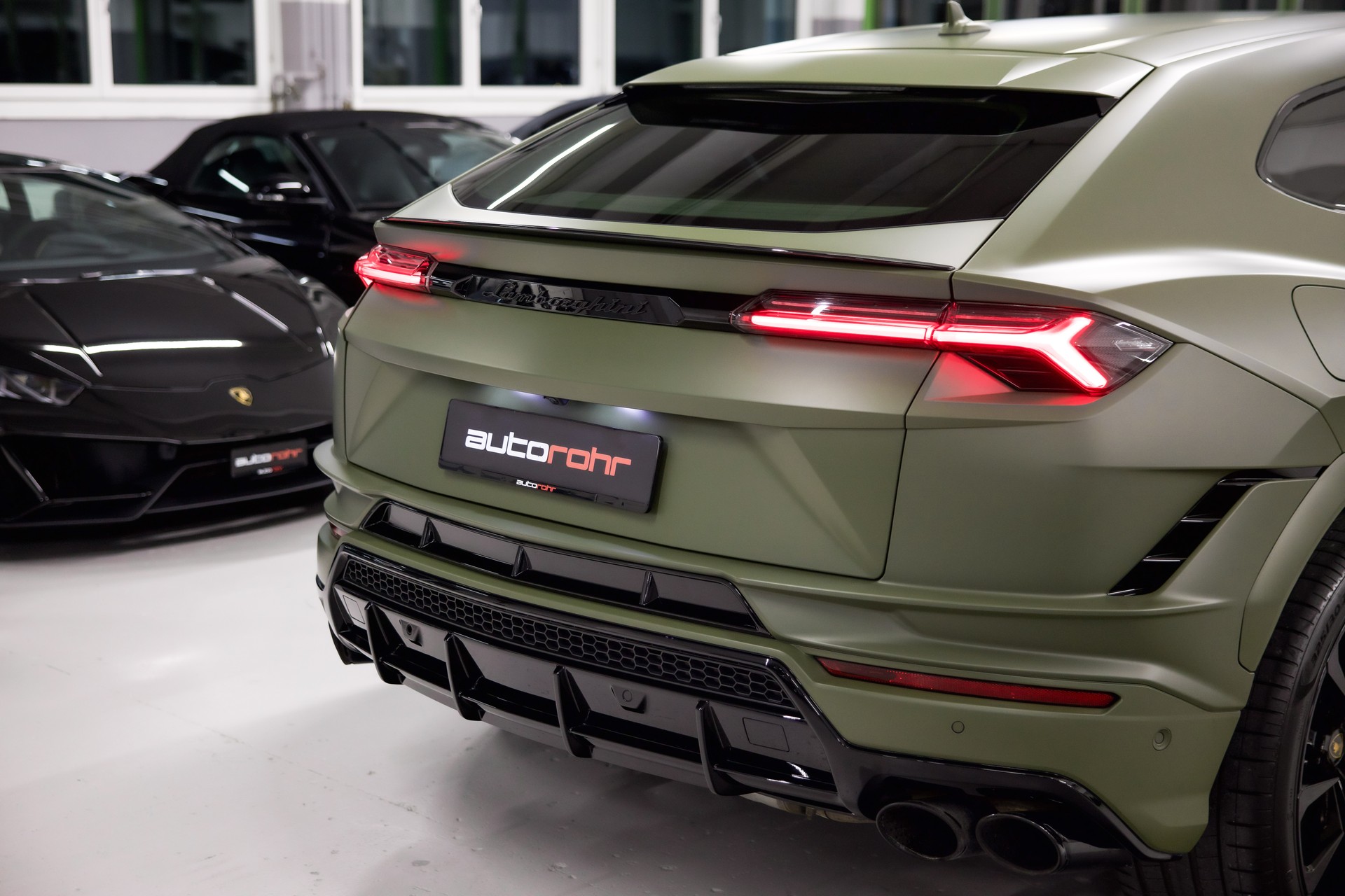 LAMBORGHINI Urus S E-Gear *Werkslackierung Verde Turbine Matt*-image-12