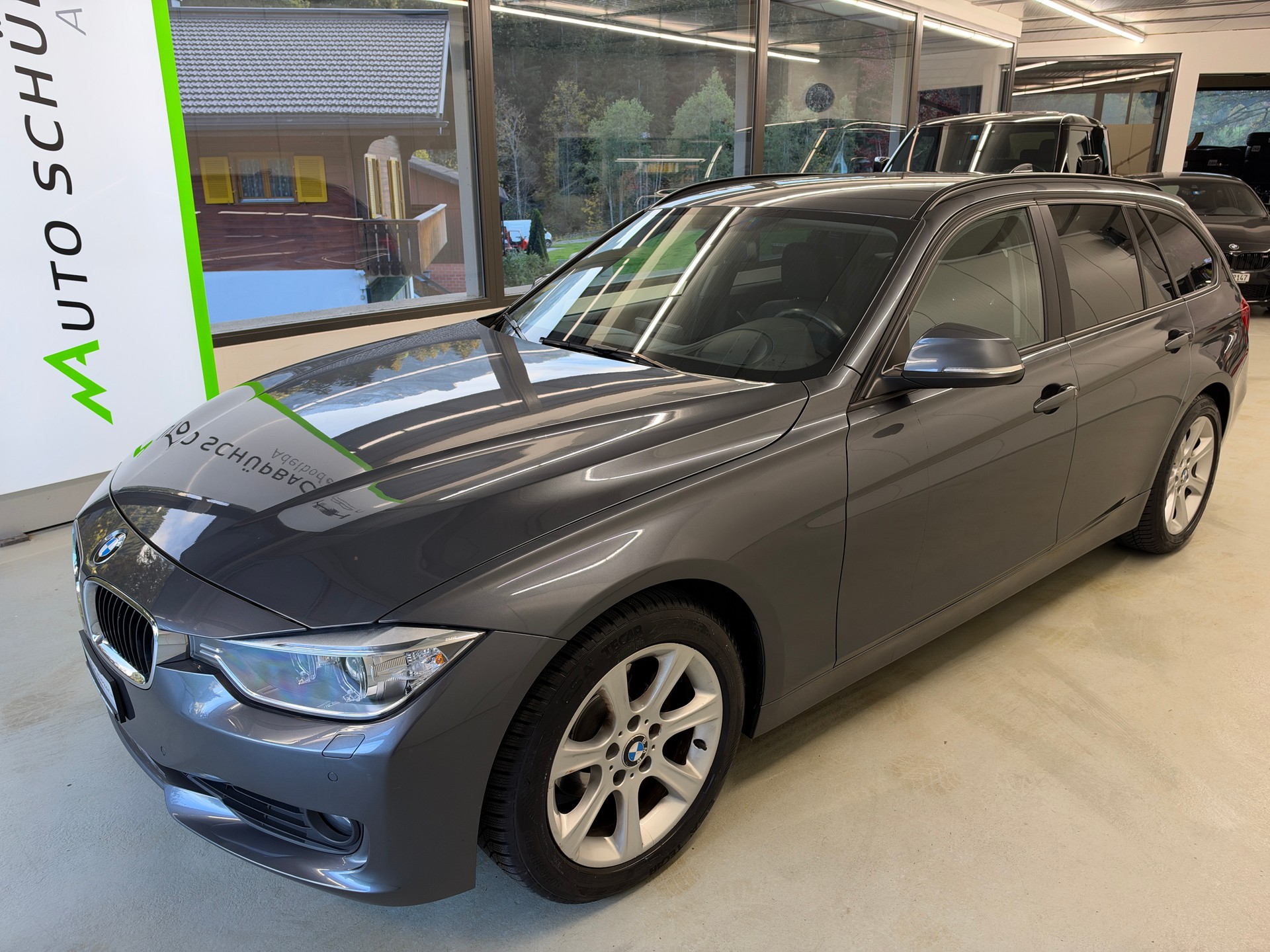 BMW 320i Touring Steptronic-image-7