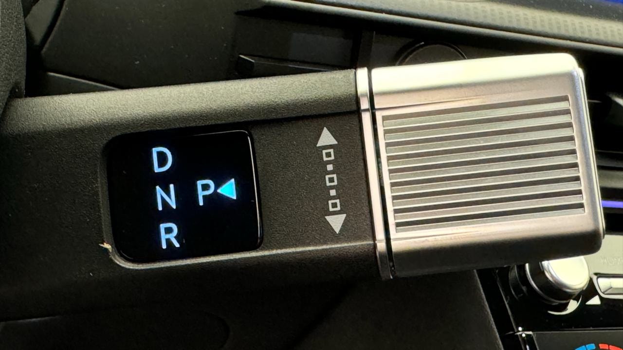 HYUNDAI Santa Fe 1.6 T-GDi PHEV Calligraphy 4WD Automatic-image-10