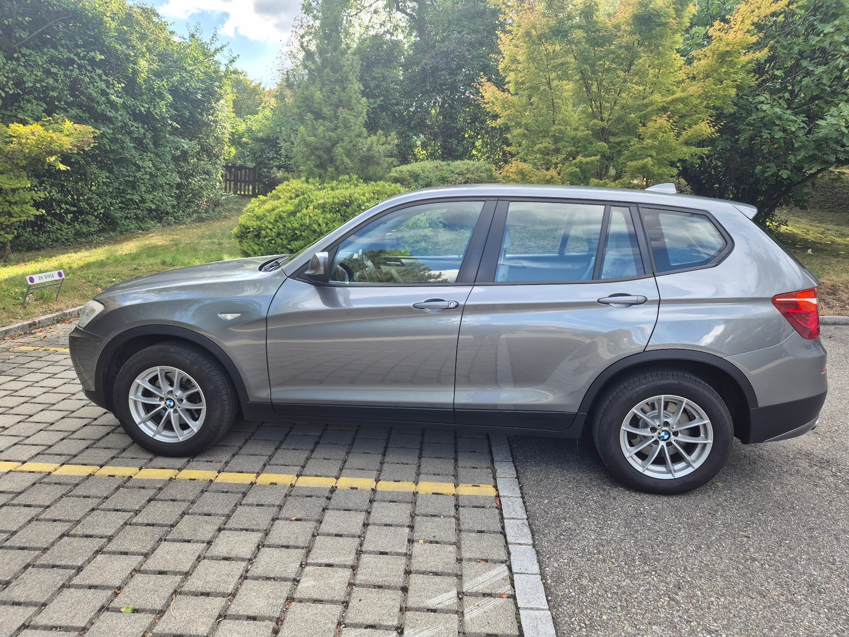 BMW 20d xDrive-image-1