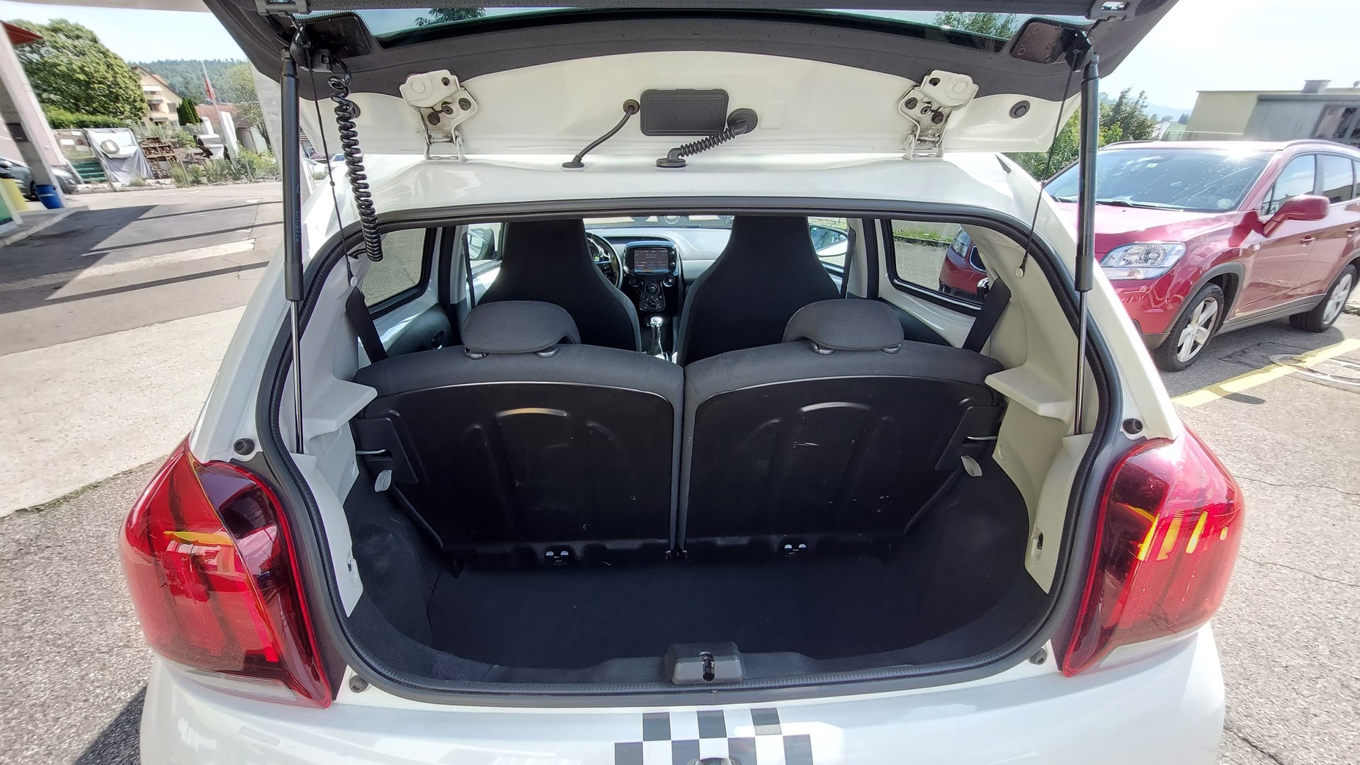 PEUGEOT 108 1.2 VTi Allure Top-image-4