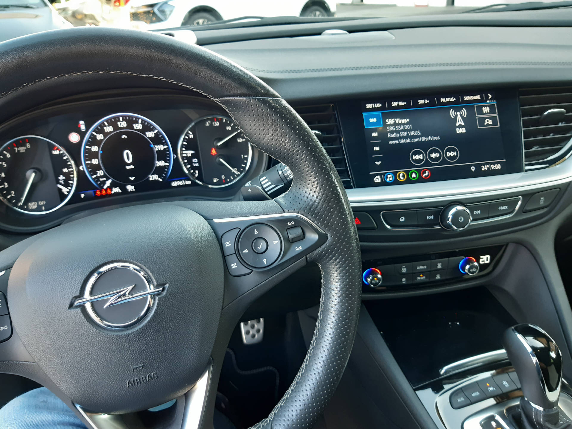OPEL Insignia Sports Tourer 2.0 T GSi 4x4-image-10