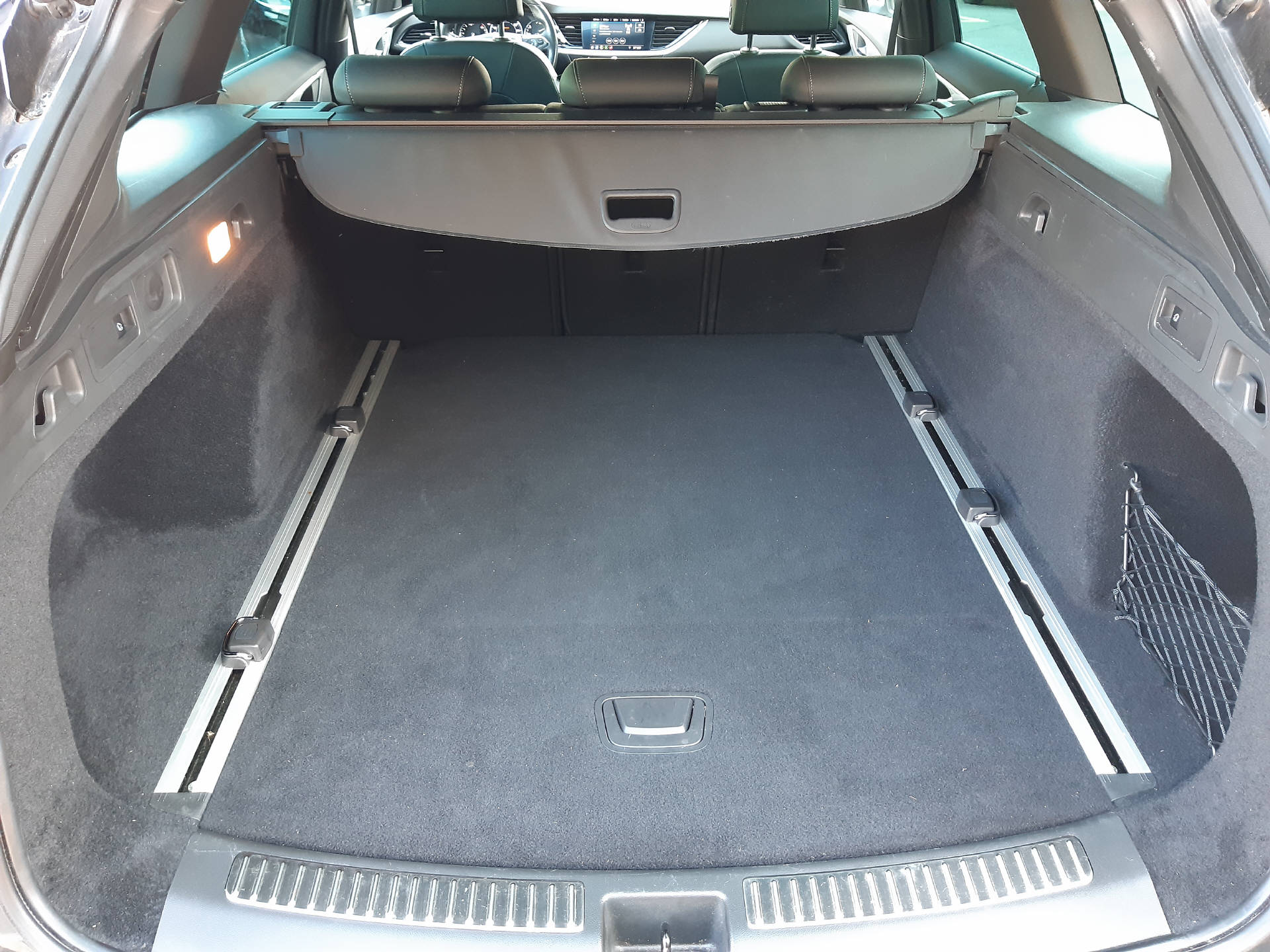 OPEL Insignia Sports Tourer 2.0 T GSi 4x4-image-9