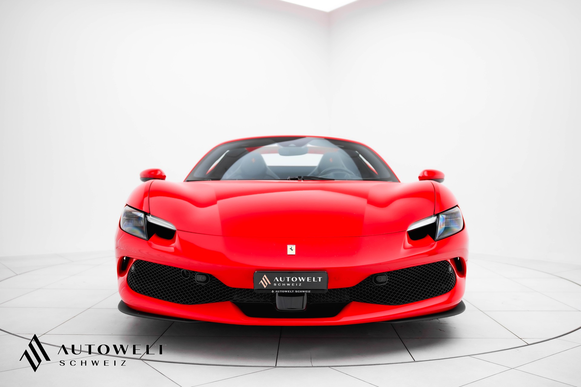 FERRARI 296 GTS-showroom-element-1