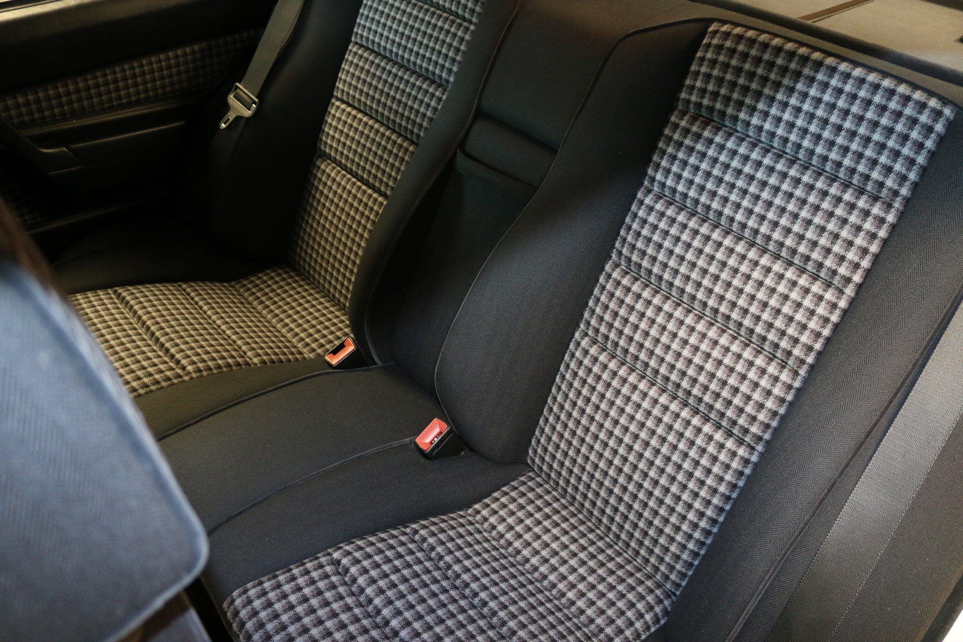 MERCEDES-BENZ 190 E 2.3-image-5