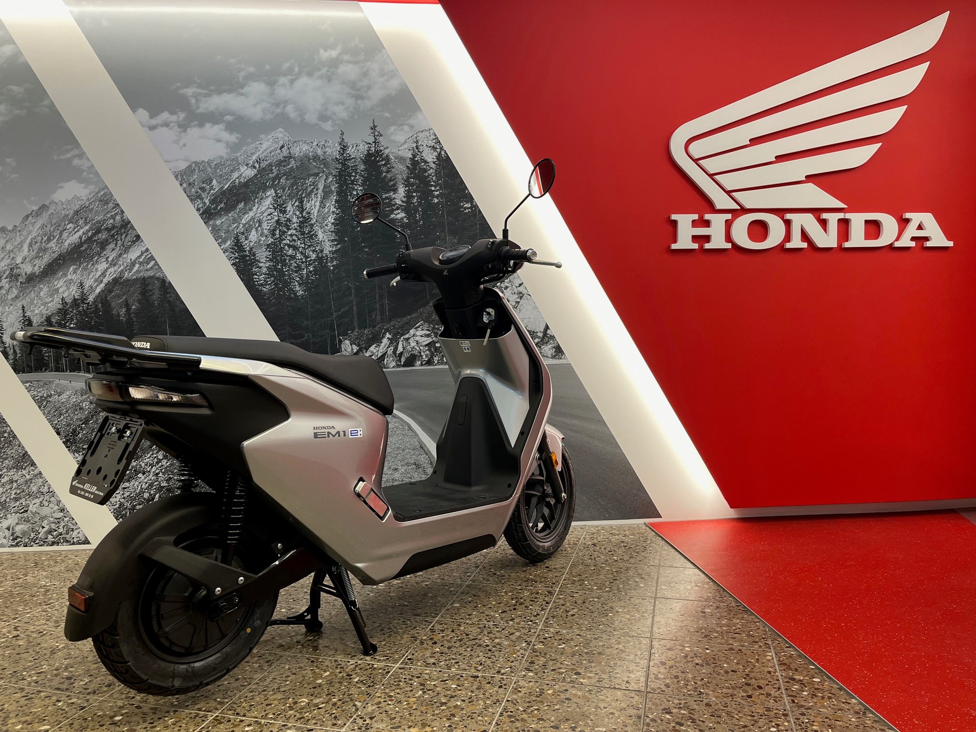 HONDA EM1-E-showroom-element-3