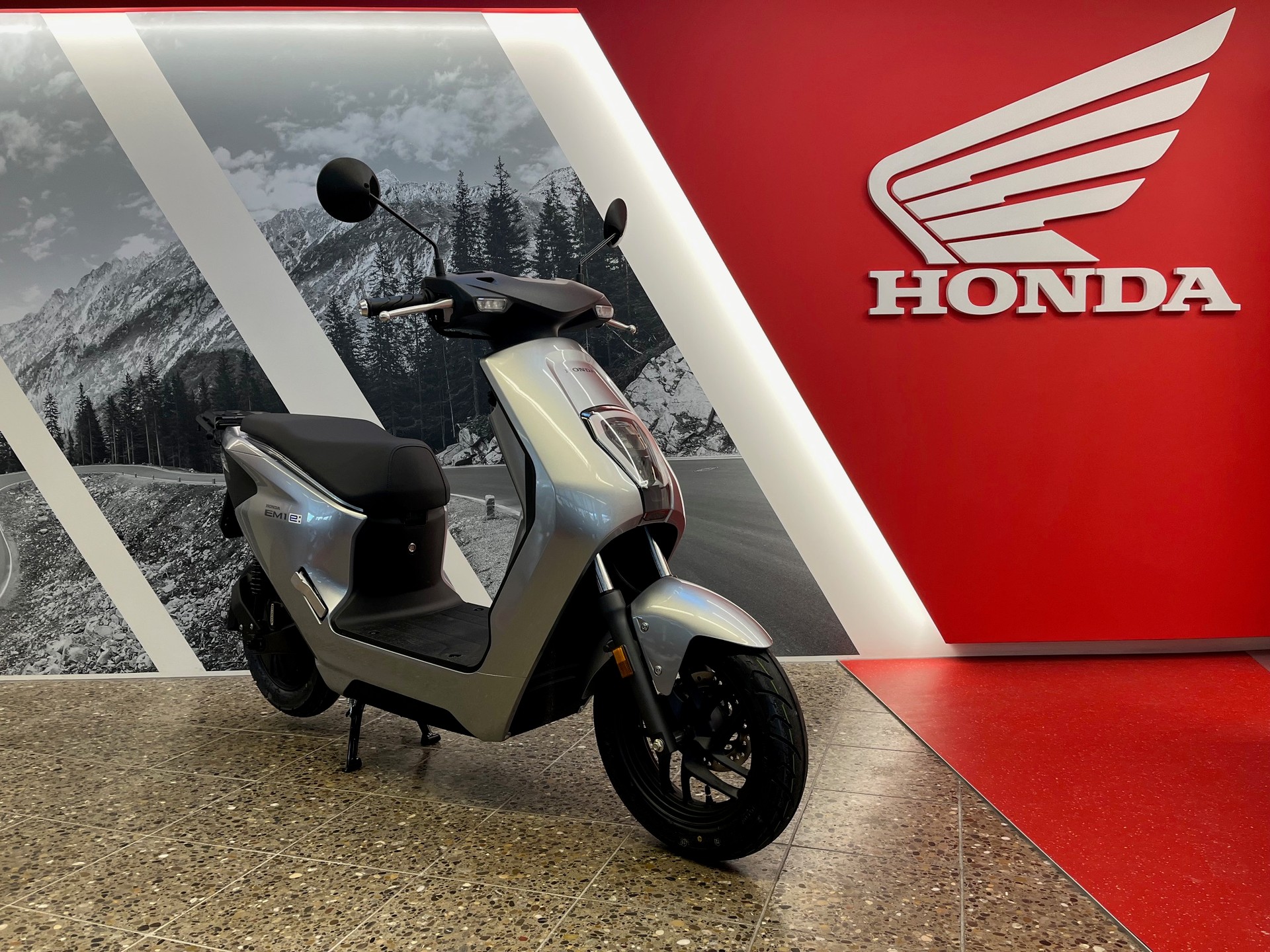 HONDA EM1-E-showroom-element-2
