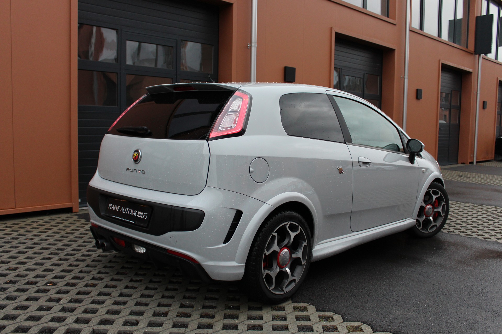 FIAT Punto Abarth-showroom-element-3