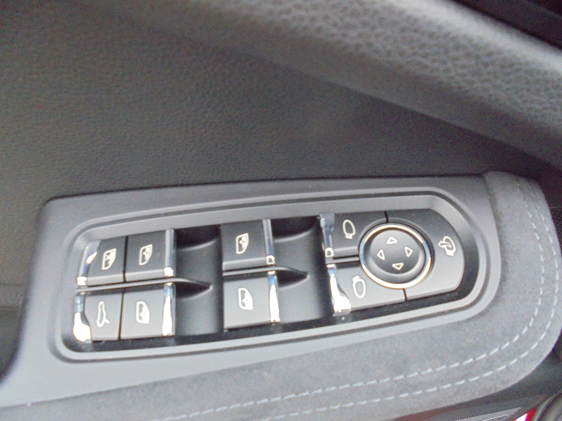 PORSCHE Macan GTS PDK-image-14