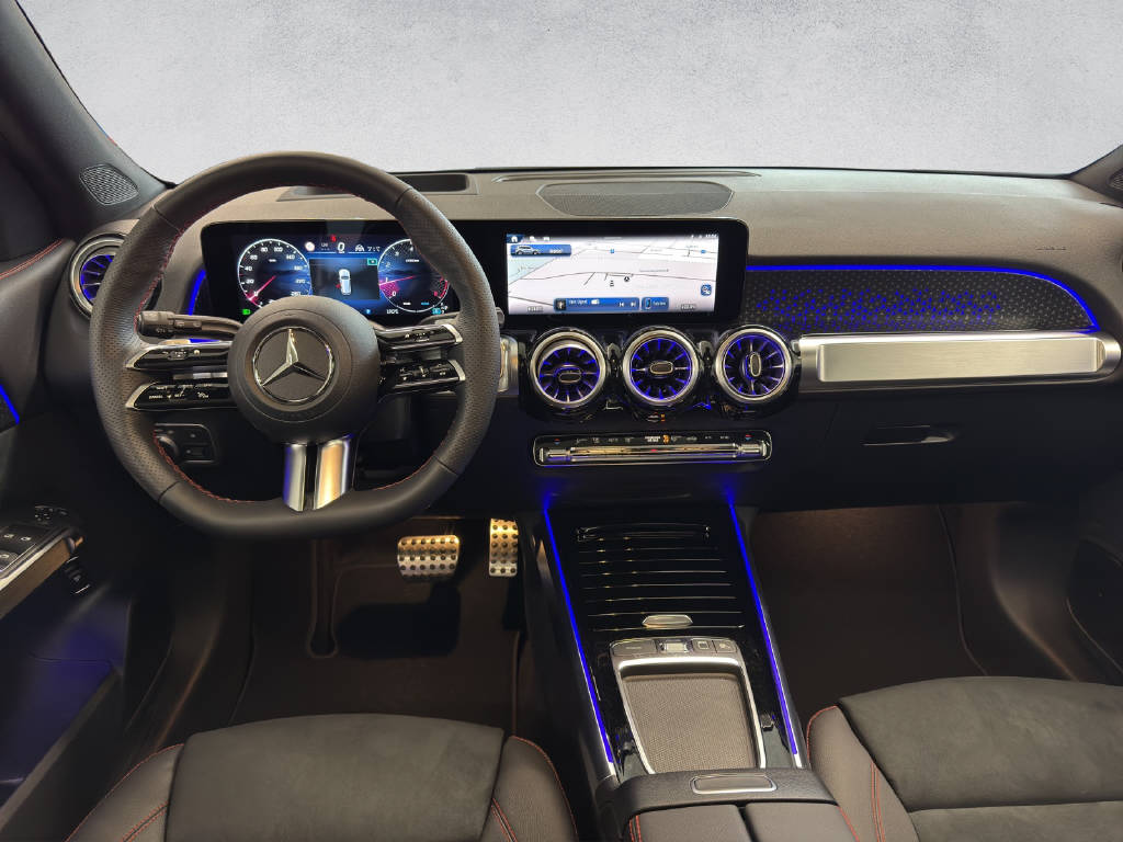 MERCEDES-BENZ GLB 200 AMG Line-image-14