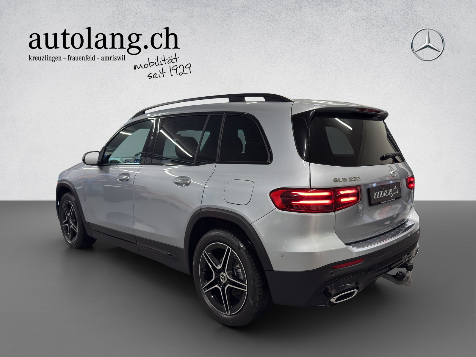 MERCEDES-BENZ GLB 200 AMG Line-showroom-element-2