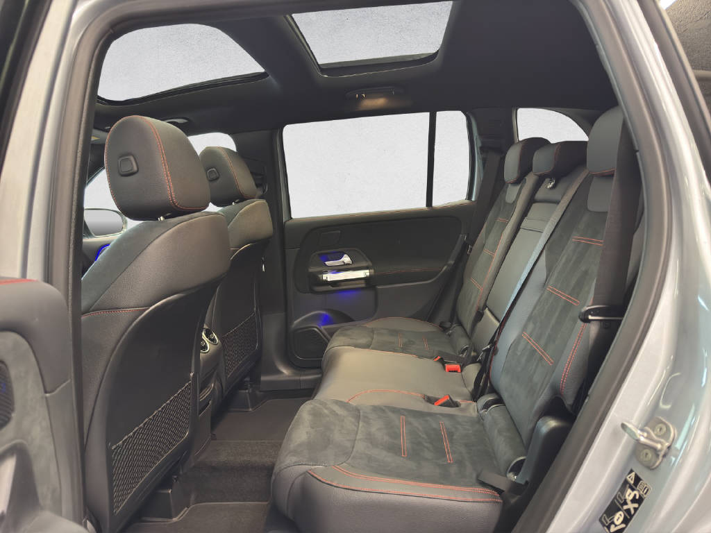 MERCEDES-BENZ GLB 200 AMG Line-image-13