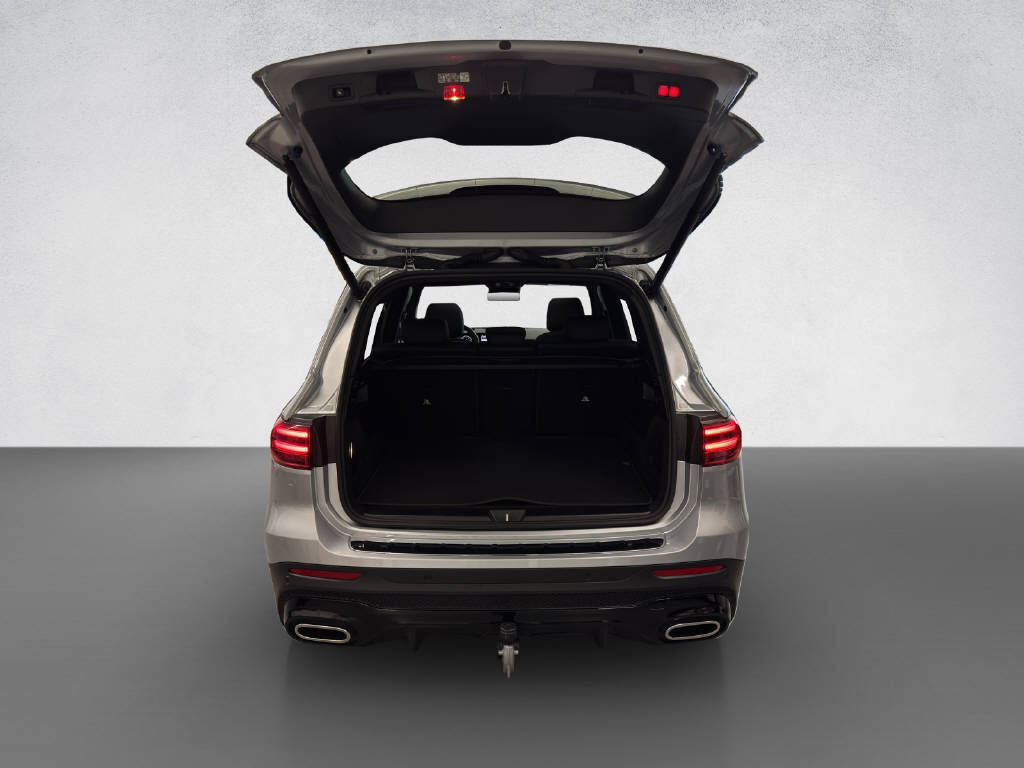 MERCEDES-BENZ GLB 200 AMG Line-image-8