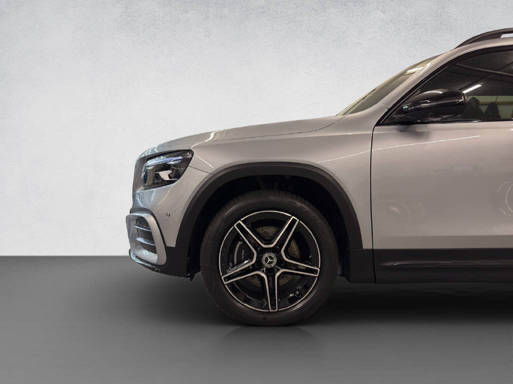 MERCEDES-BENZ GLB 200 AMG Line-image-7