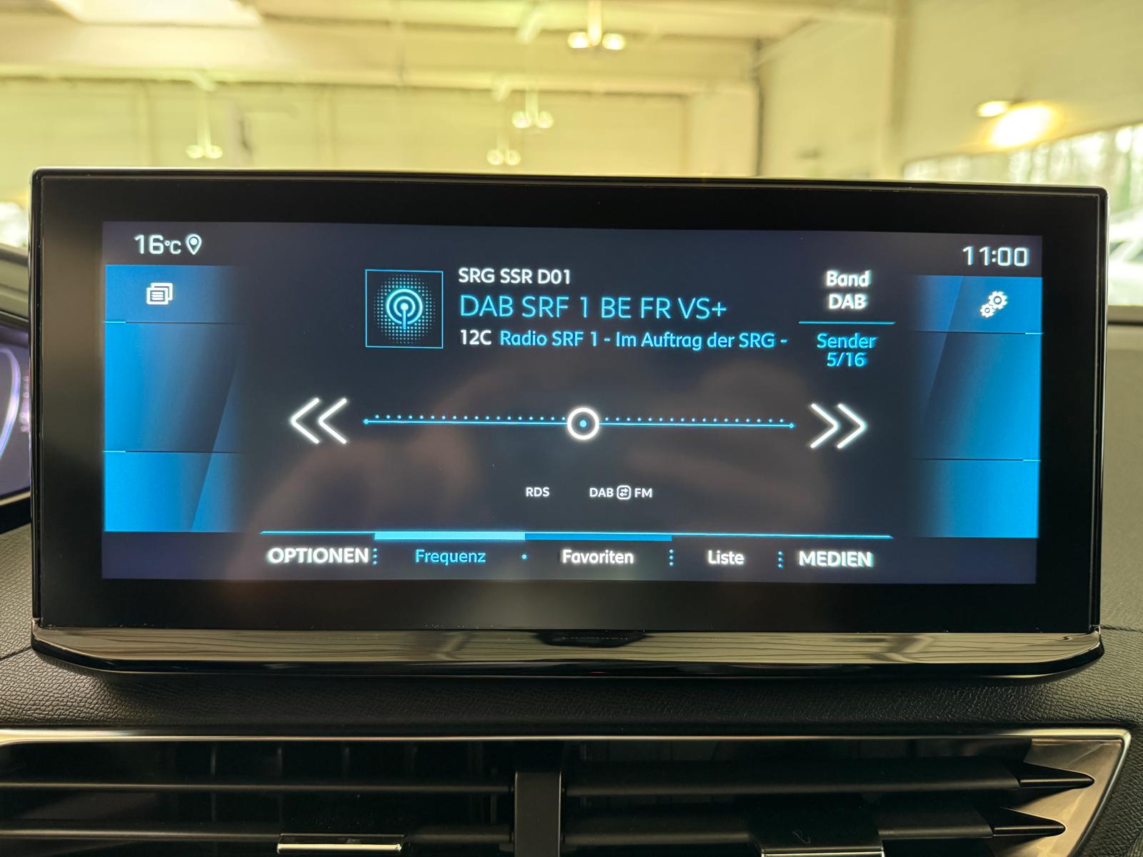 PEUGEOT 3008 1.2 Hybrid GT-image-14