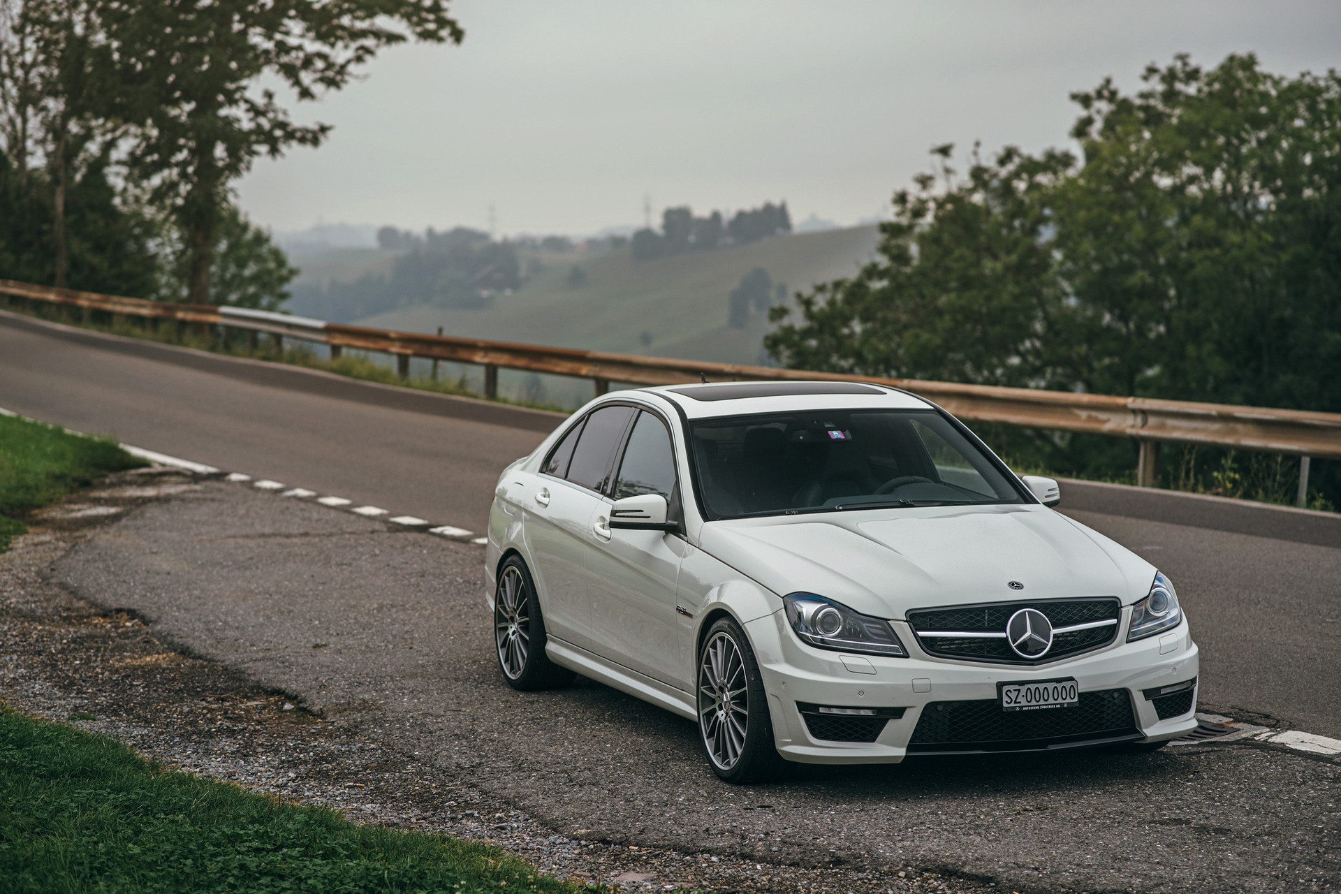 MERCEDES-BENZ C 63 AMG Performance - ab MFK und Service - neue Reifen - CH-Zulasung-image-2