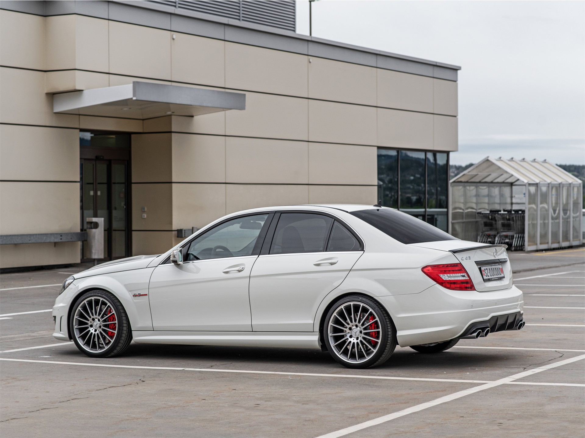 MERCEDES-BENZ C 63 AMG Performance - ab MFK und Service - neue Reifen - CH-Zulasung-image-12