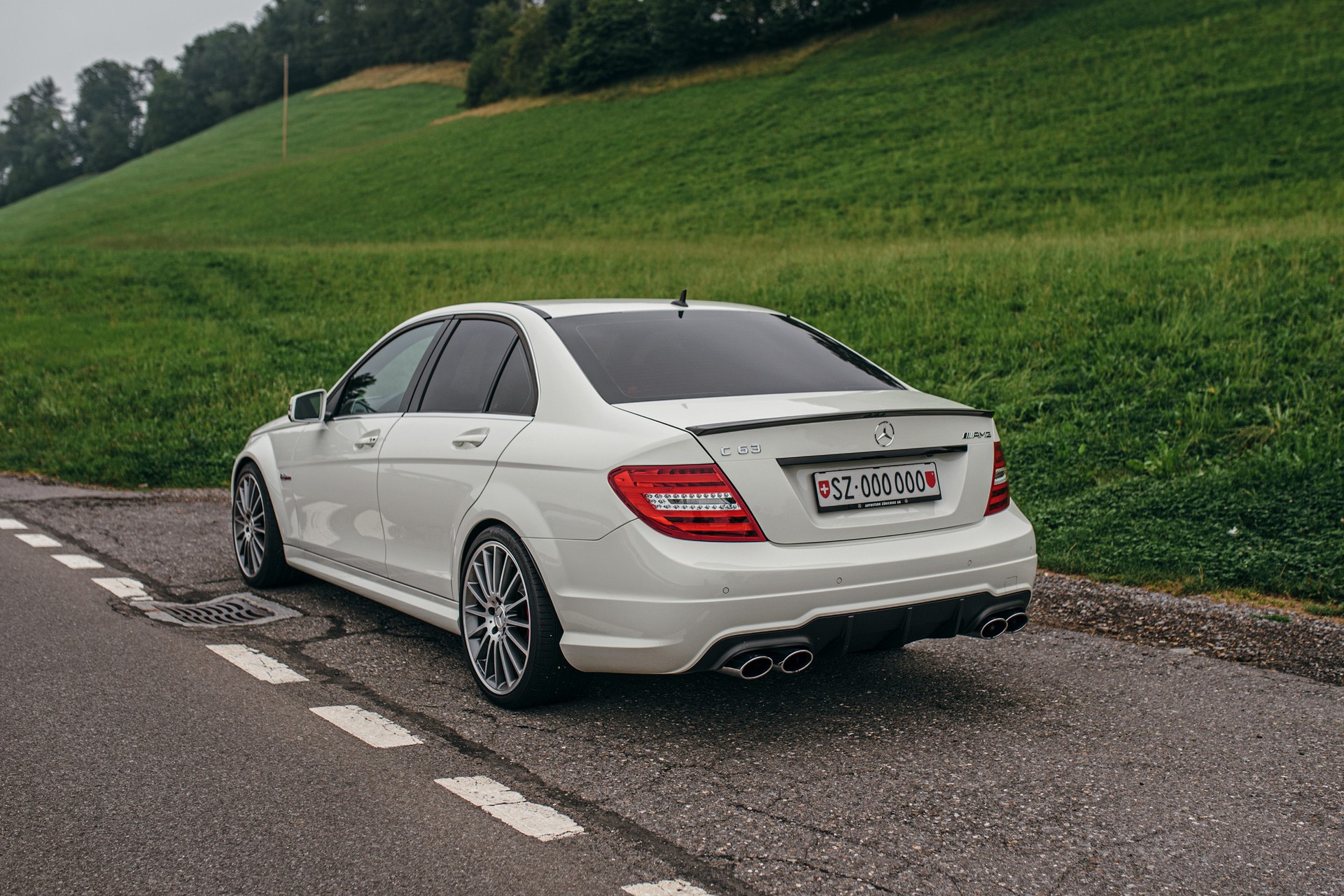 MERCEDES-BENZ C 63 AMG Performance - ab MFK und Service - neue Reifen - CH-Zulasung-image-8
