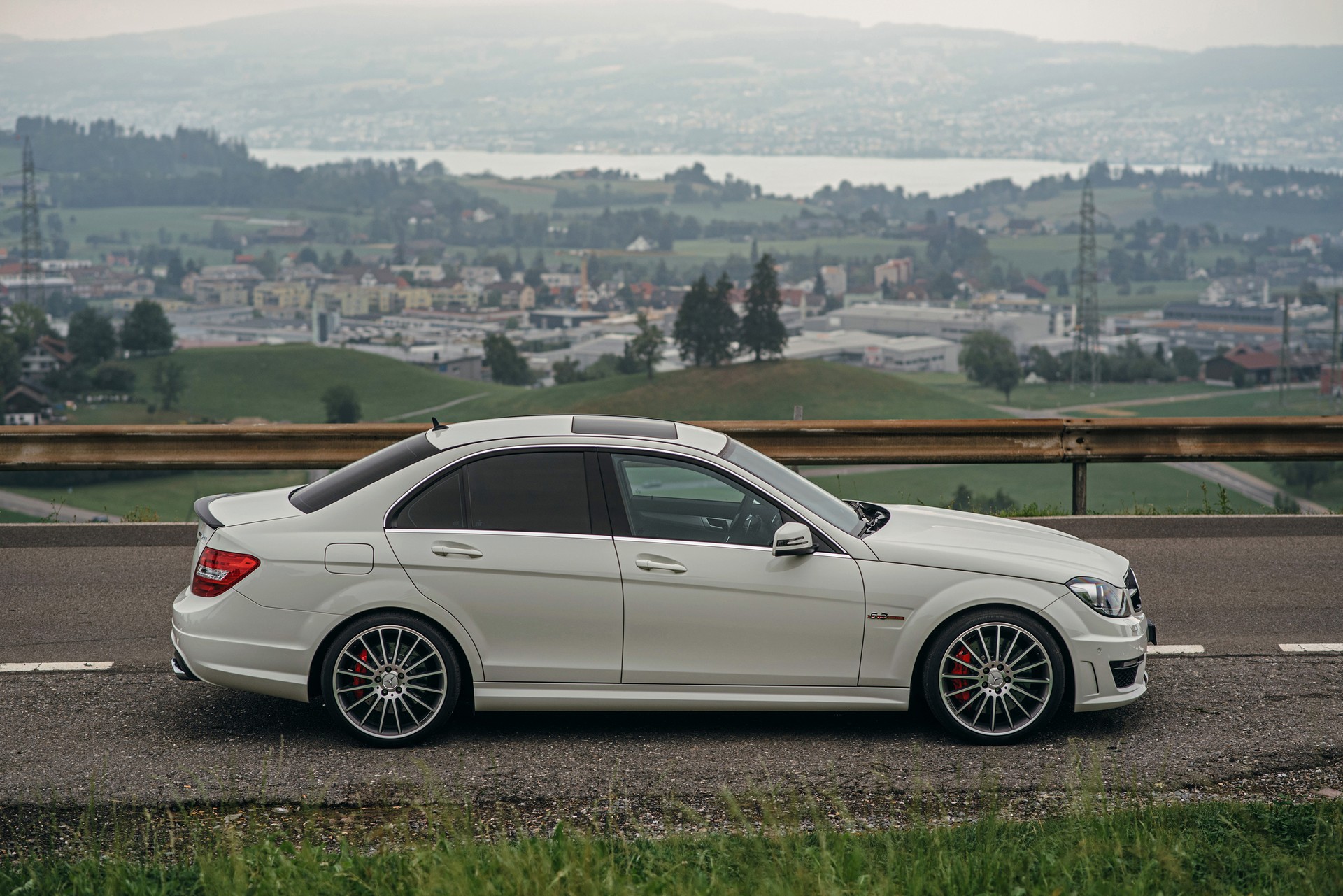 MERCEDES-BENZ C 63 AMG Performance - ab MFK und Service - neue Reifen - CH-Zulasung-image-4