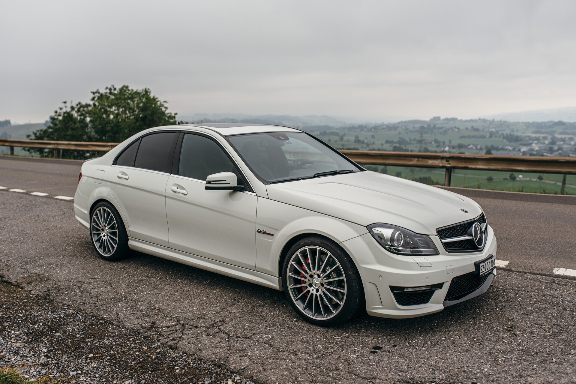 MERCEDES-BENZ C 63 AMG Performance - ab MFK und Service - neue Reifen - CH-Zulasung-image-1