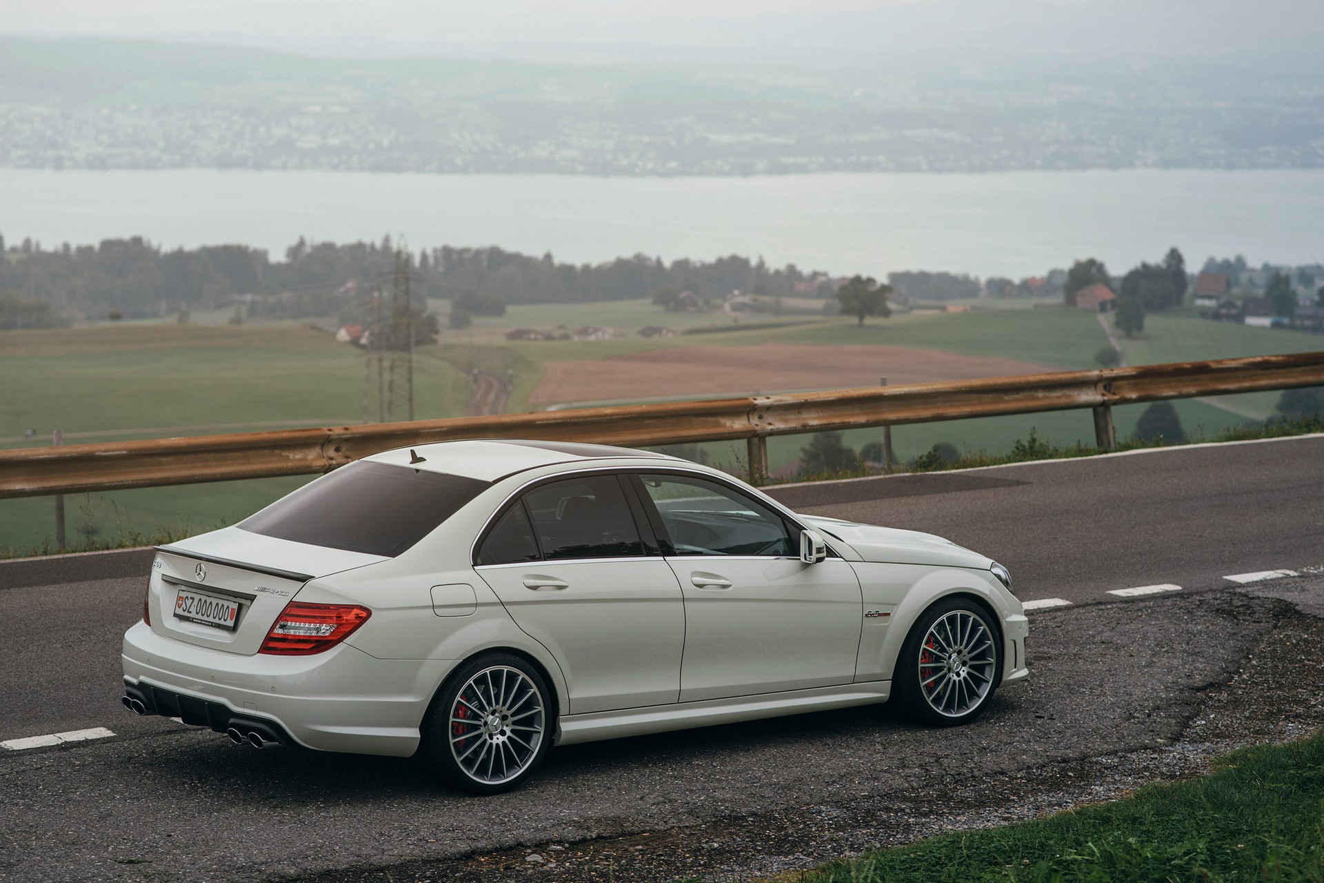 MERCEDES-BENZ C 63 AMG Performance - ab MFK und Service - neue Reifen - CH-Zulasung-image-3