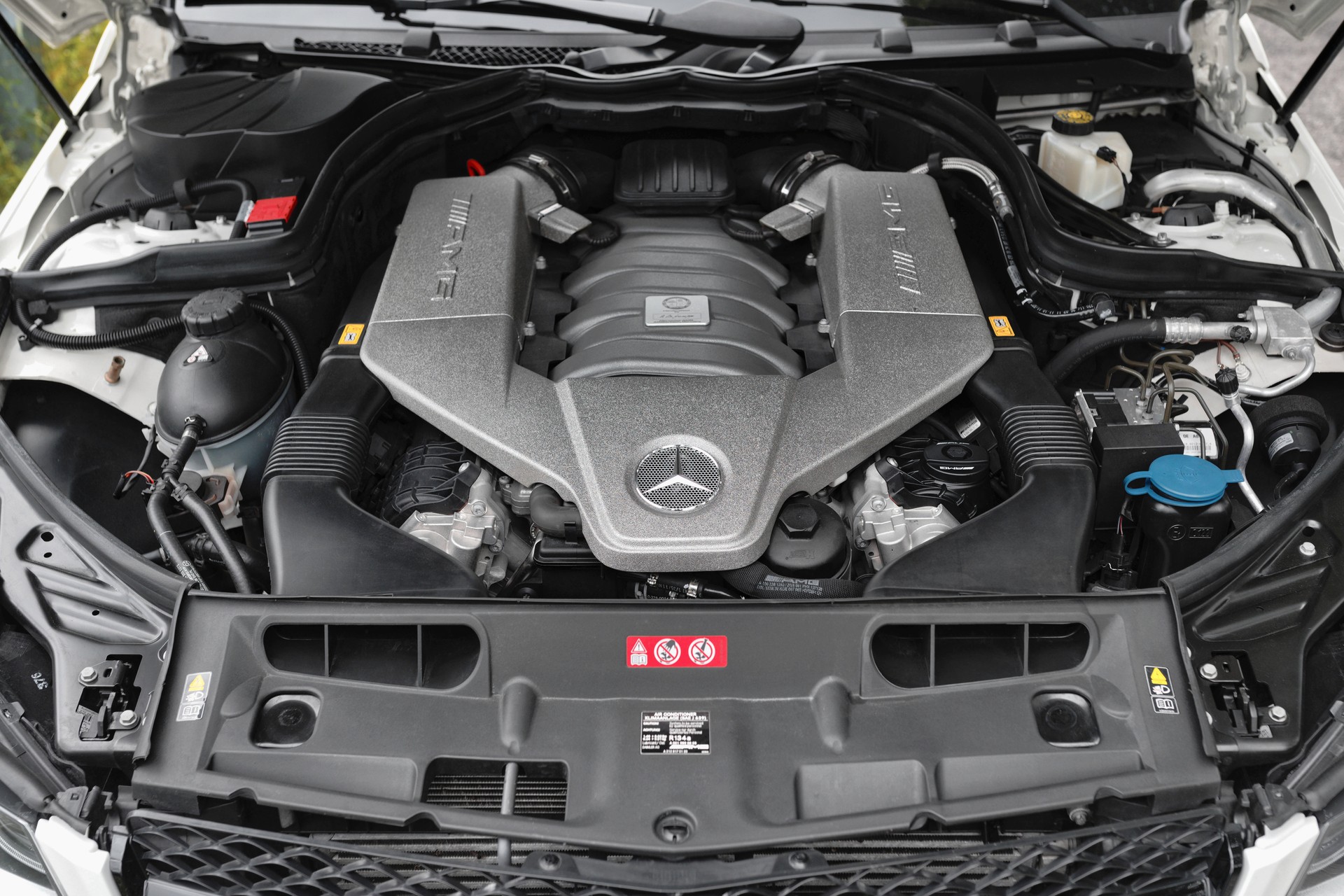 MERCEDES-BENZ C 63 AMG Performance - ab MFK und Service - neue Reifen - CH-Zulasung-image-13