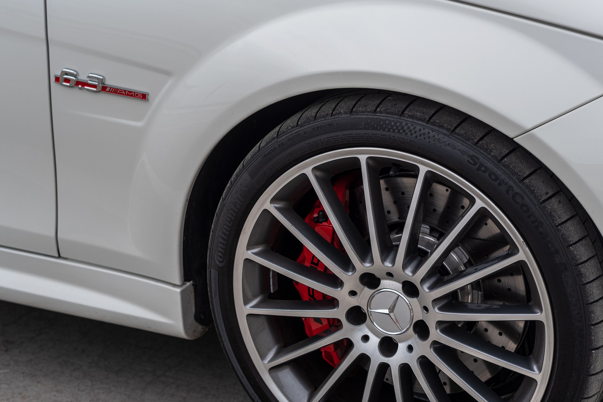 MERCEDES-BENZ C 63 AMG Performance - ab MFK und Service - neue Reifen - CH-Zulasung-image-11
