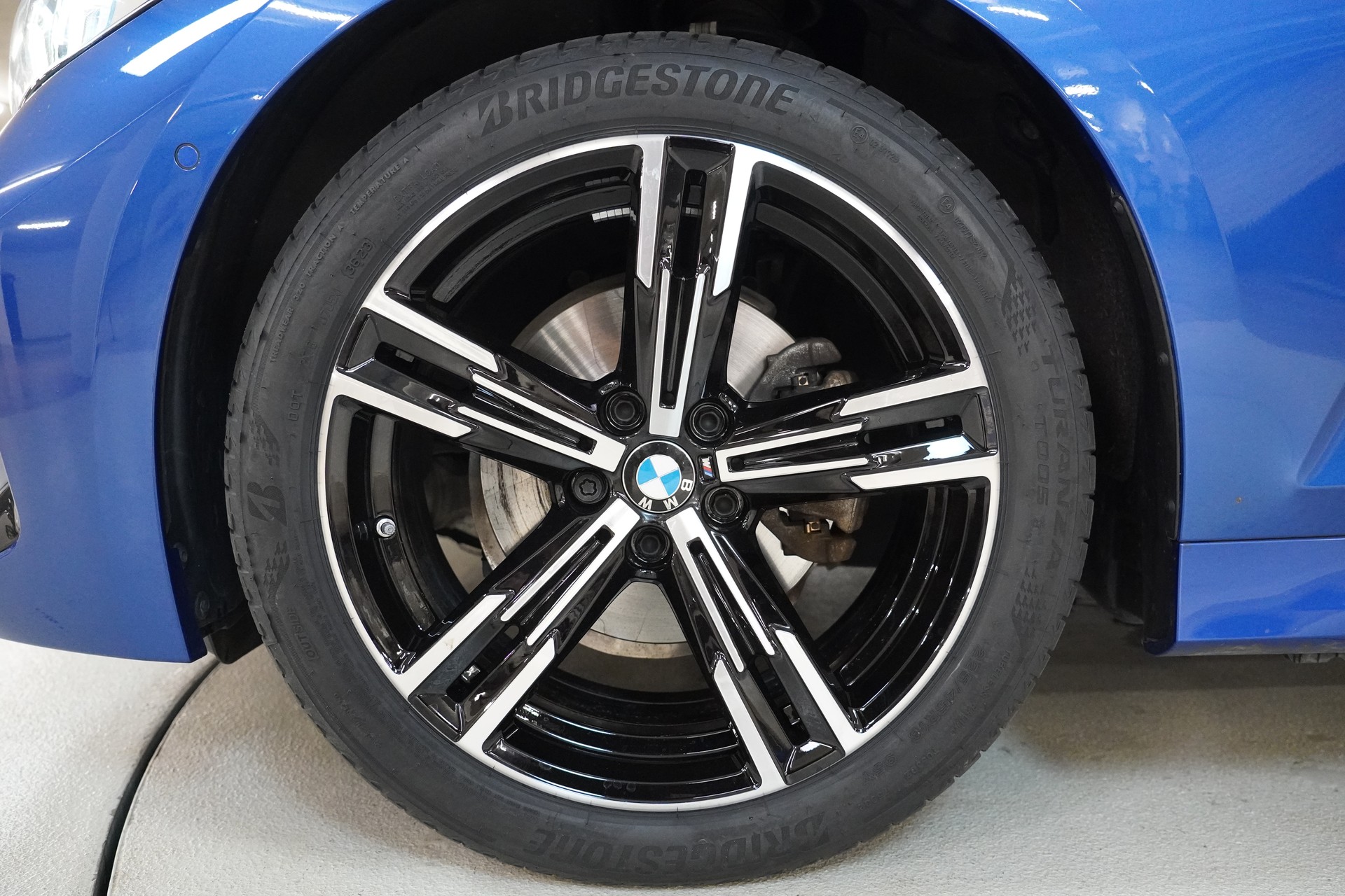 BMW 320d xDrive 48V Touring Steptronic M Sport-image-9