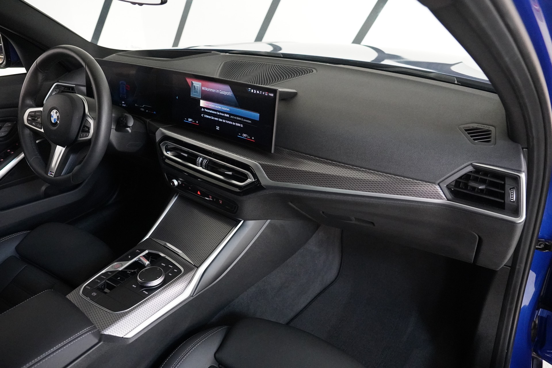 BMW 320d xDrive 48V Touring Steptronic M Sport-image-16