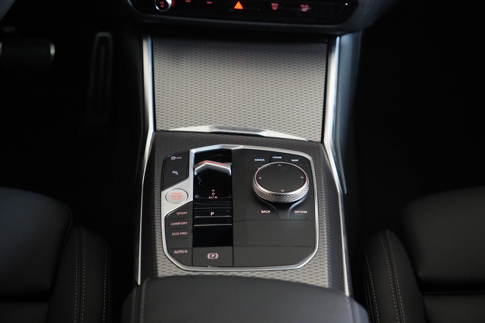 BMW 320d xDrive 48V Touring Steptronic M Sport-image-19