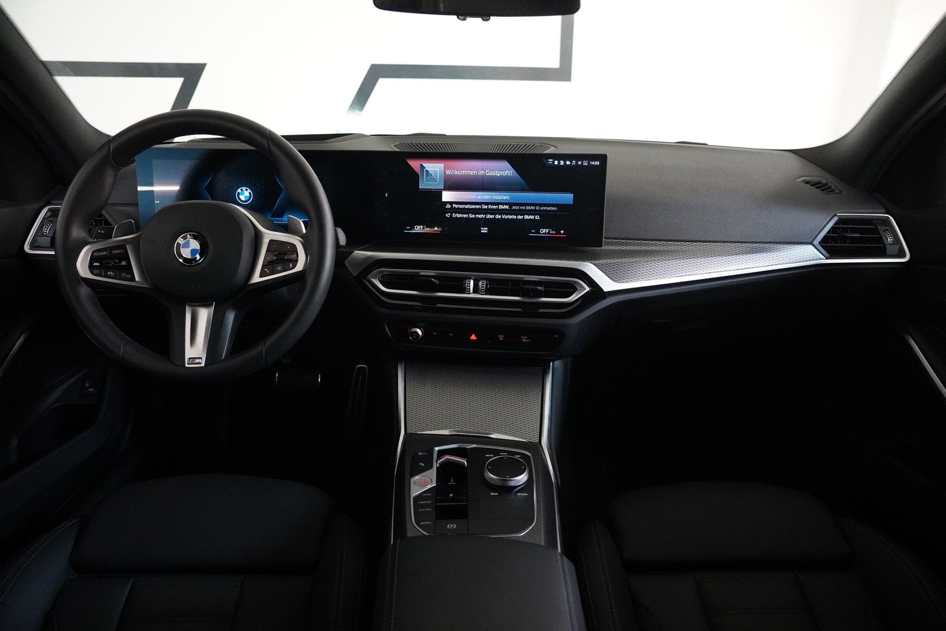 BMW 320d xDrive 48V Touring Steptronic M Sport-image-17