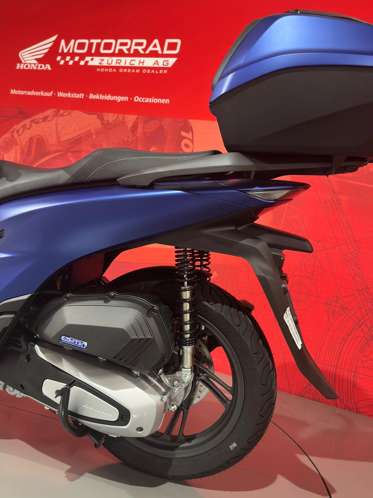 HONDA SH 125 + *Pearl Pacific Blue*-showroom-element-3