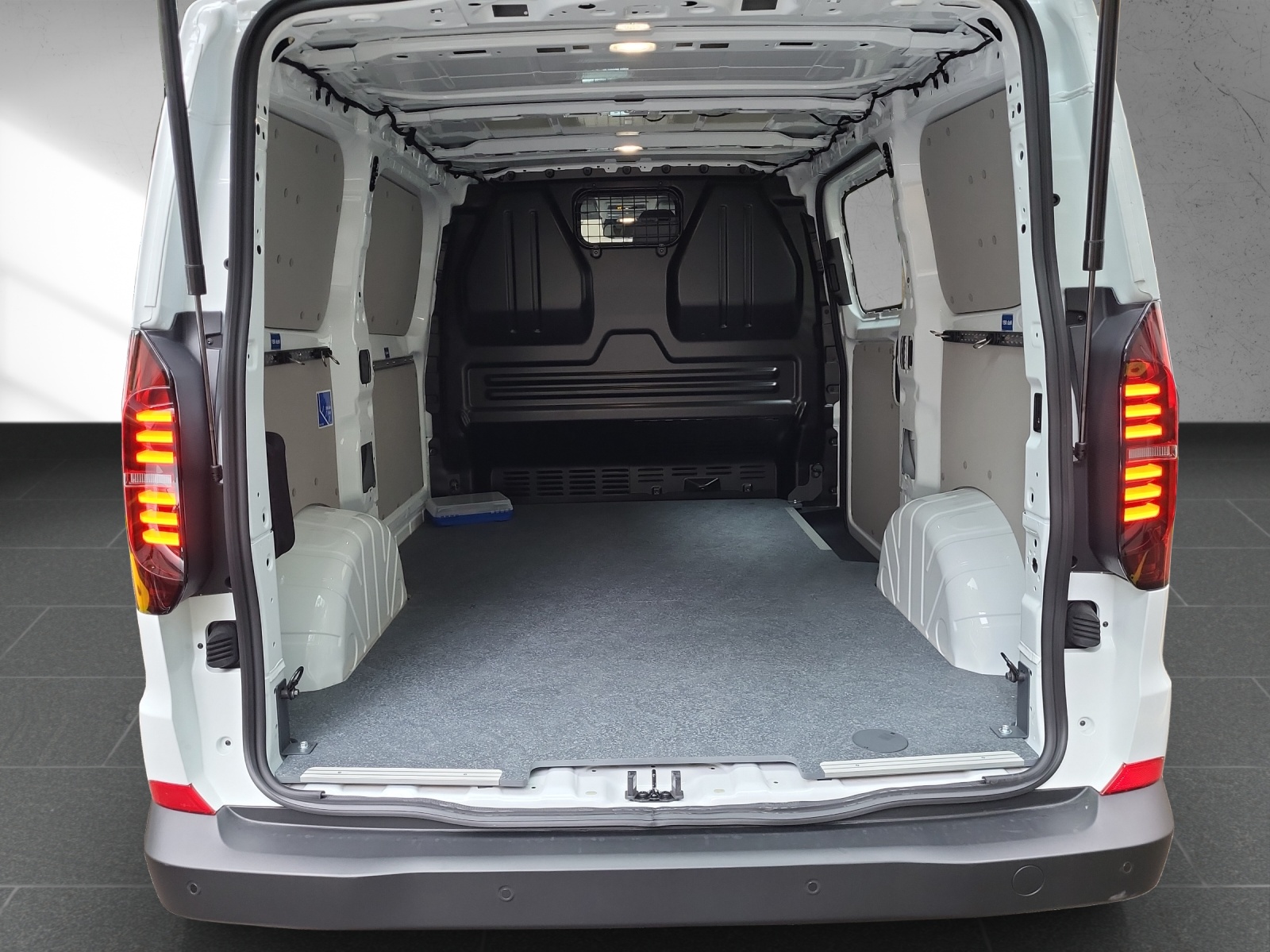 VW Transporter Kastenwagen BEV 136PS Elektro-image-17