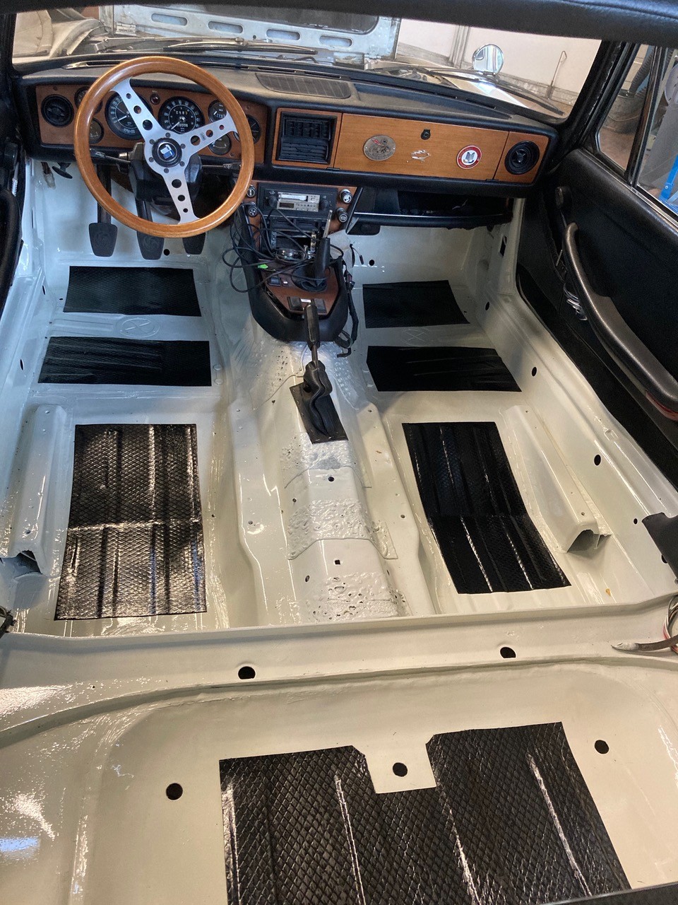 TRIUMPH Stag-image-3