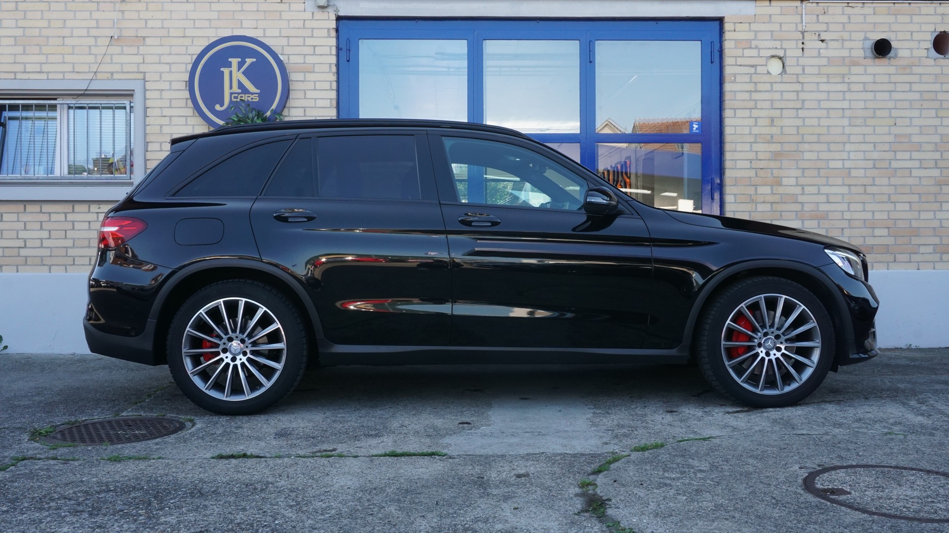 MERCEDES-BENZ GLC 250 d AMG Line 4m-image-5