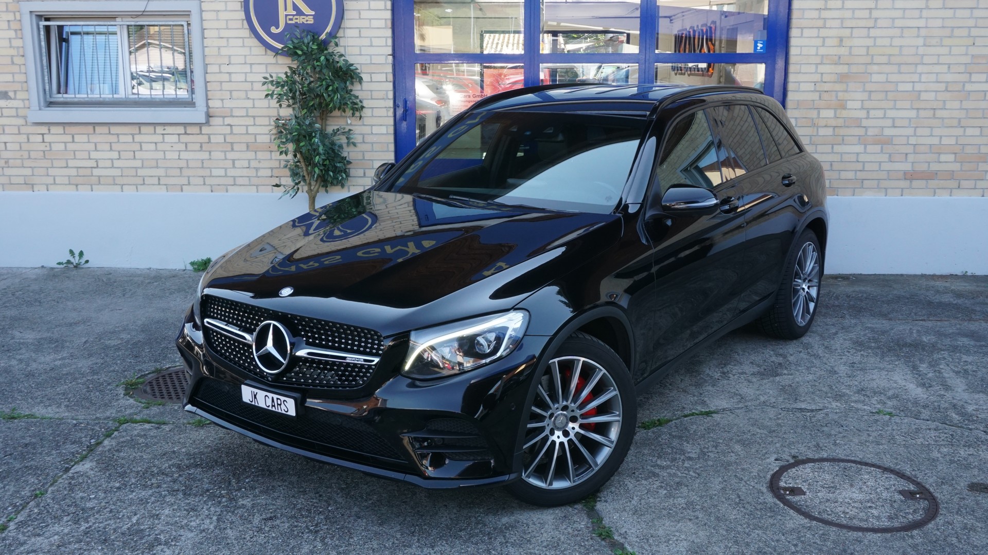 MERCEDES-BENZ GLC 250 d AMG Line 4m-image-3