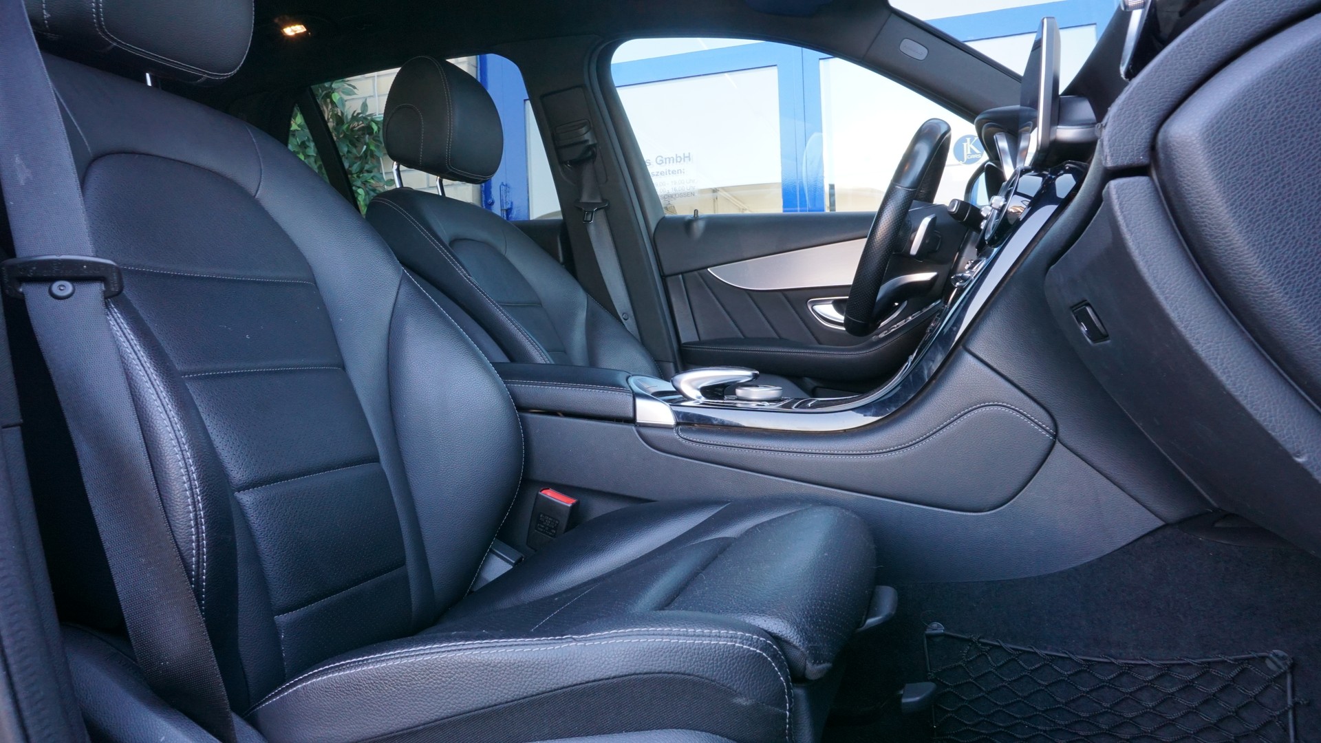 MERCEDES-BENZ GLC 250 d AMG Line 4m-image-14