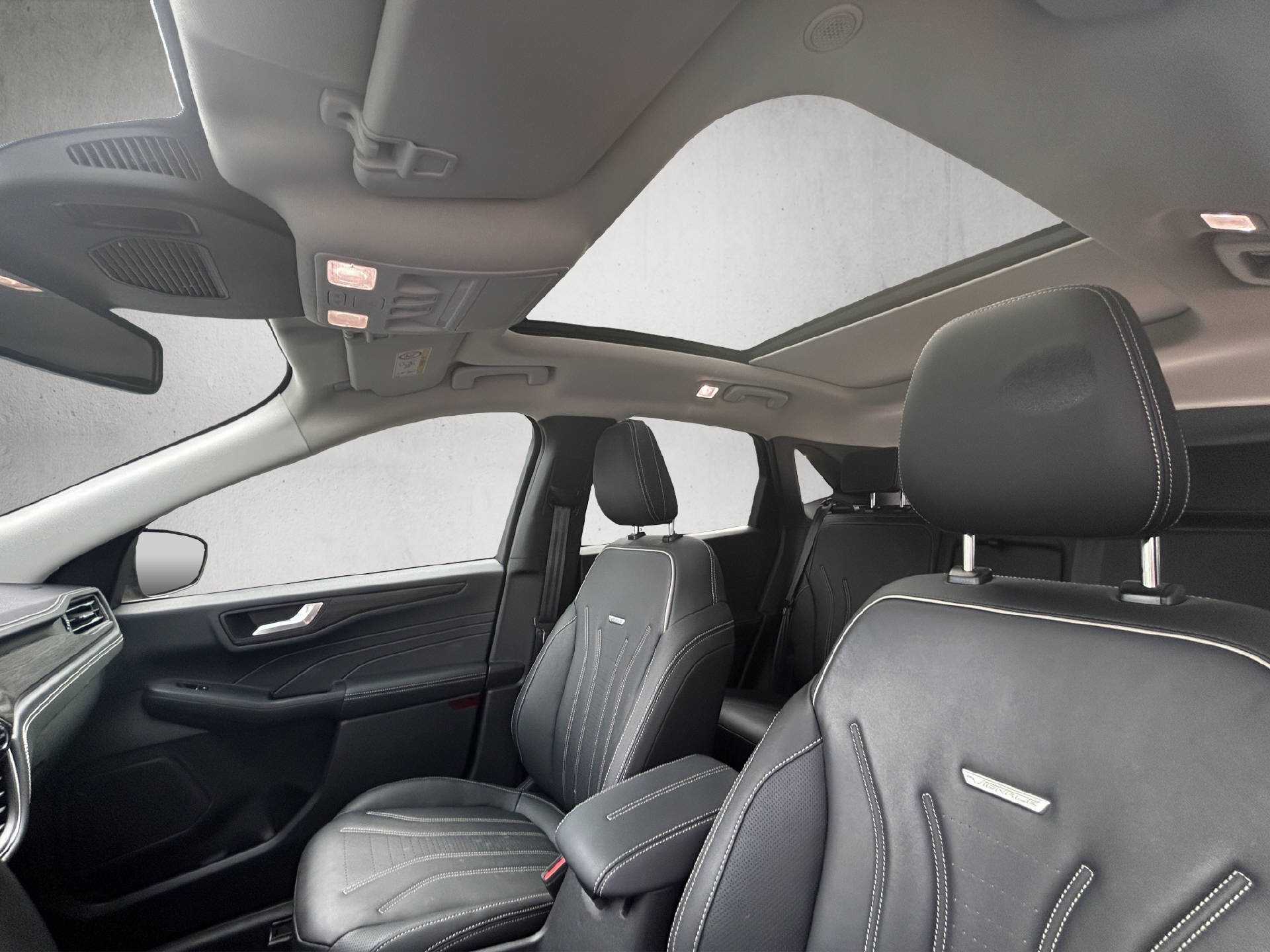 FORD Kuga 2.5 Plug-in Hybrid Vignale-image-24