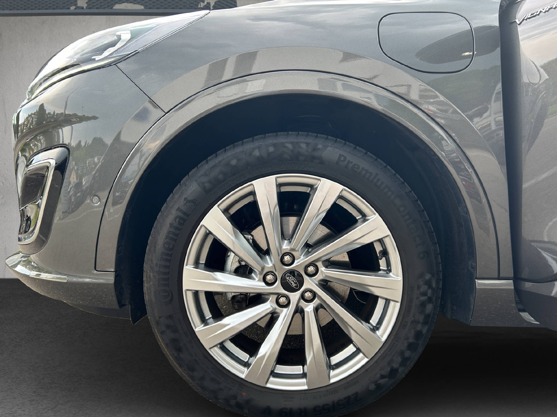 FORD Kuga 2.5 Plug-in Hybrid Vignale-image-25