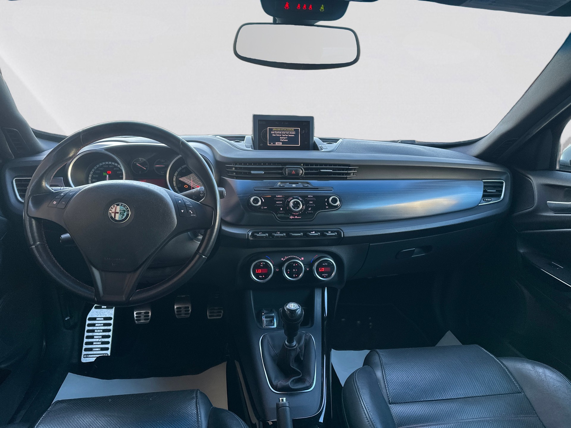 ALFA ROMEO Giulietta 1750 TBi Quadrifoglio Verde-image-12