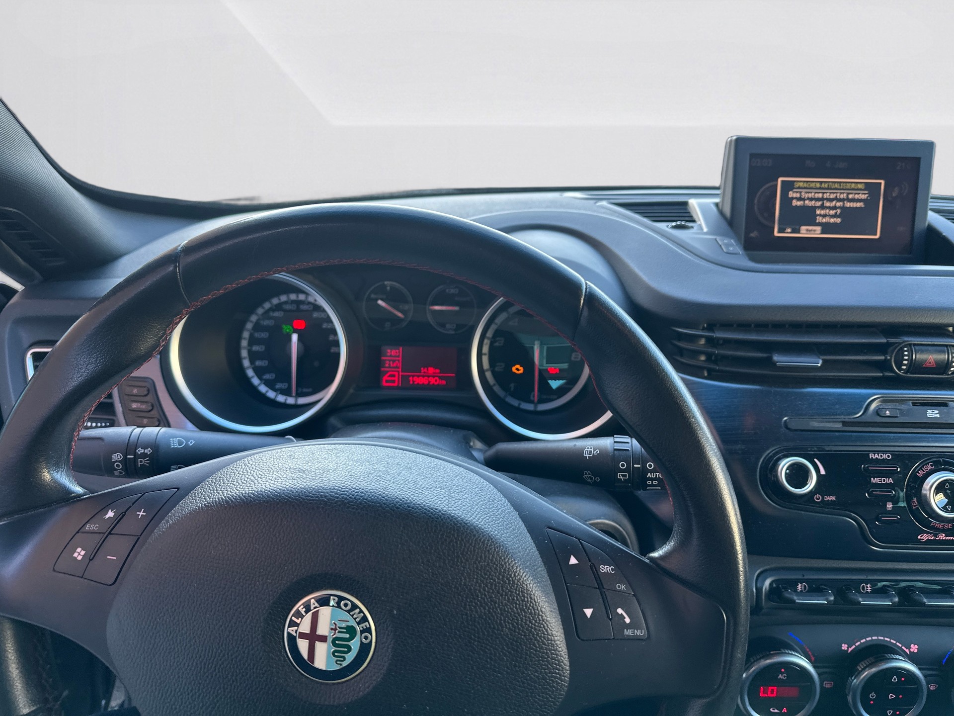 ALFA ROMEO Giulietta 1750 TBi Quadrifoglio Verde-image-15