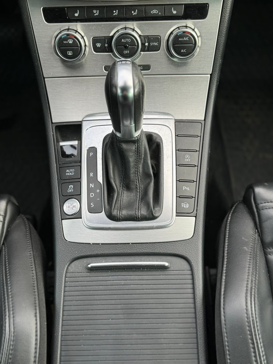 VW Passat Variant 2.0 TDI BMT Highline DSG-image-14